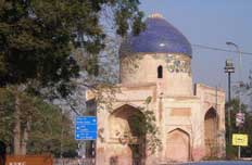 Nizamuddin village and shrine